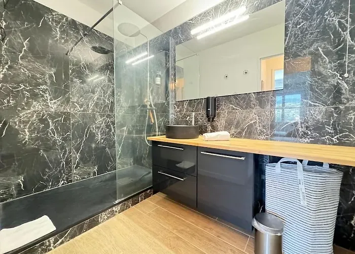 Apartmán Jolie F3 Berthelot , Equipe - Wi-fi , Cl-fd Berthelot 10eme *